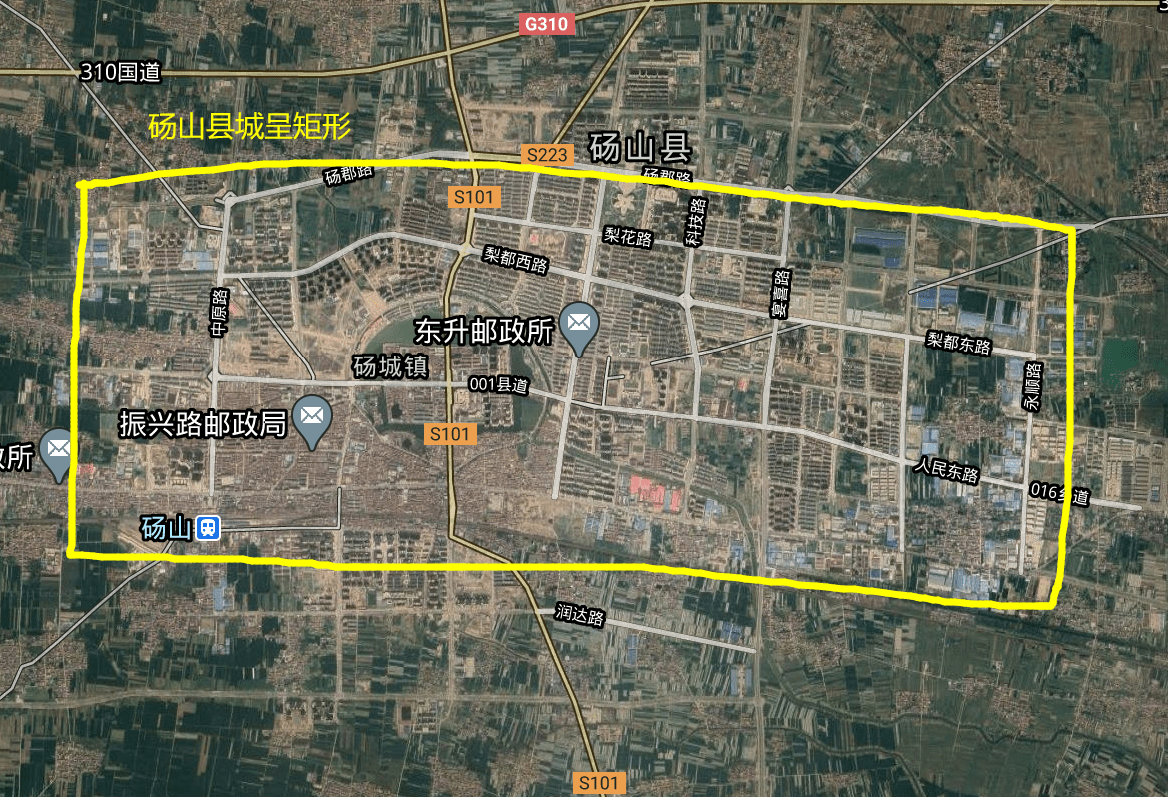 砀山县的城区建在县域中部偏西地区,从卫星地图上可以看到,在城中心为