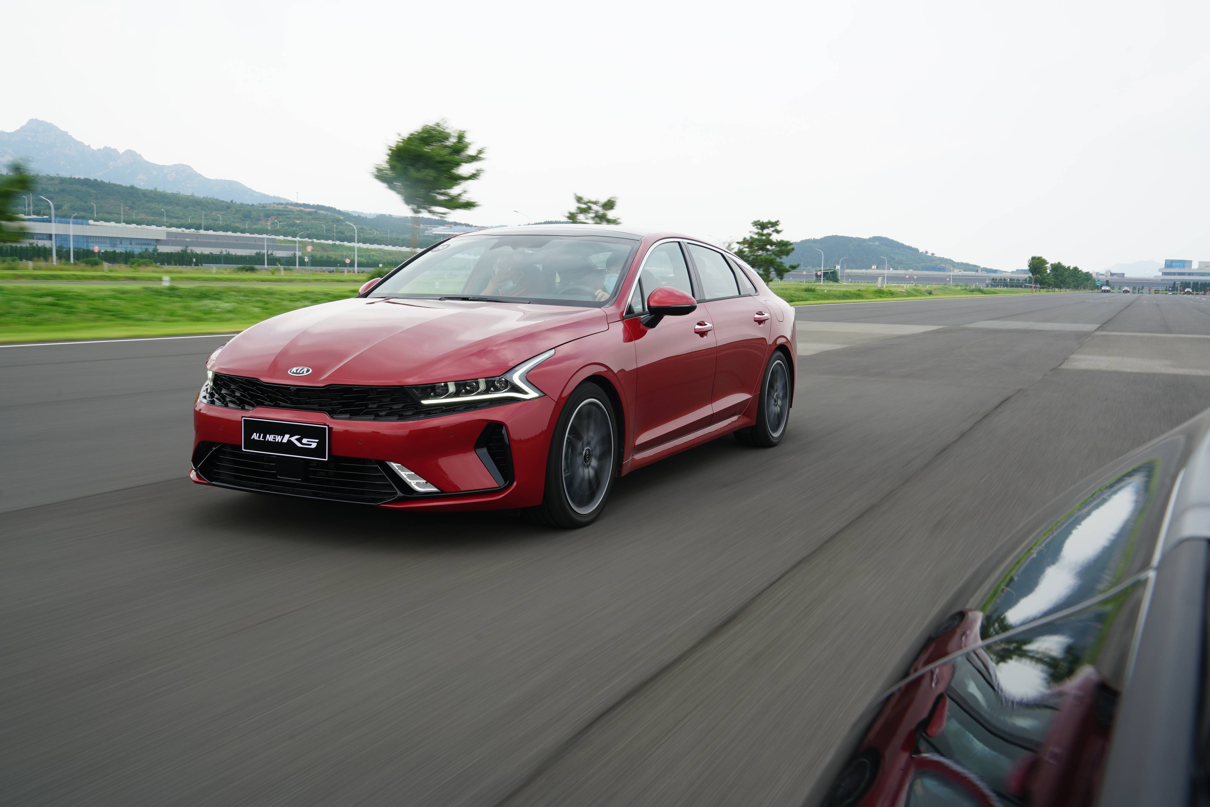 丝毫不惧tnga跟mqb 东风悦达起亚凯酷上市售16.18万元起