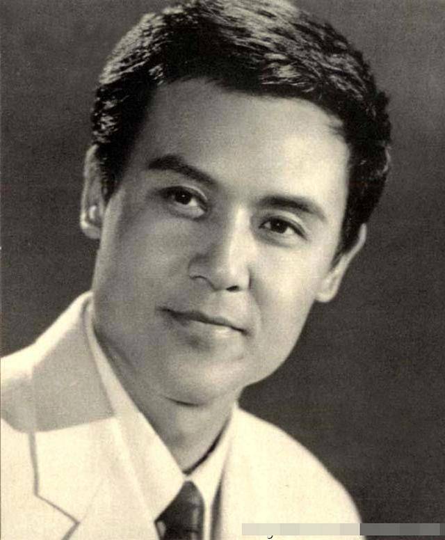 1964年,八一厂和上影厂合作拍摄《白求恩大夫》这部电影,由张骏祥担任