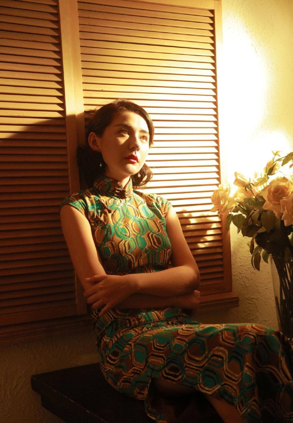 热依扎最新旗袍写真 精致温婉低调妩媚