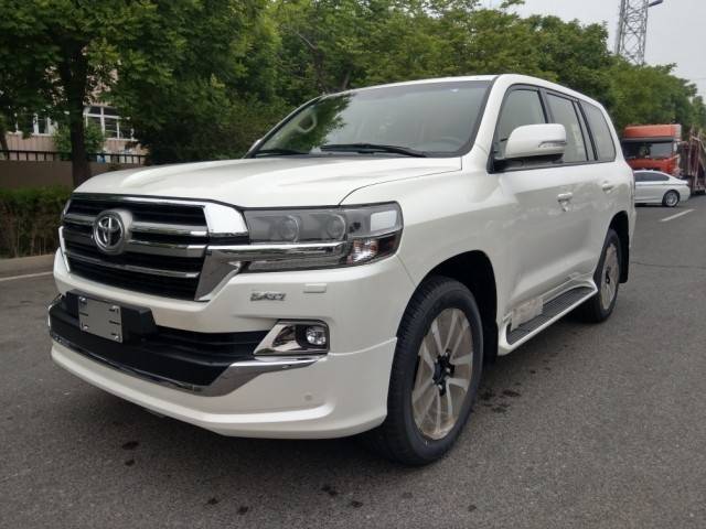 丰田兰德酷路泽4600中东版自降生以来,以其卑劣路况的高经由过程性