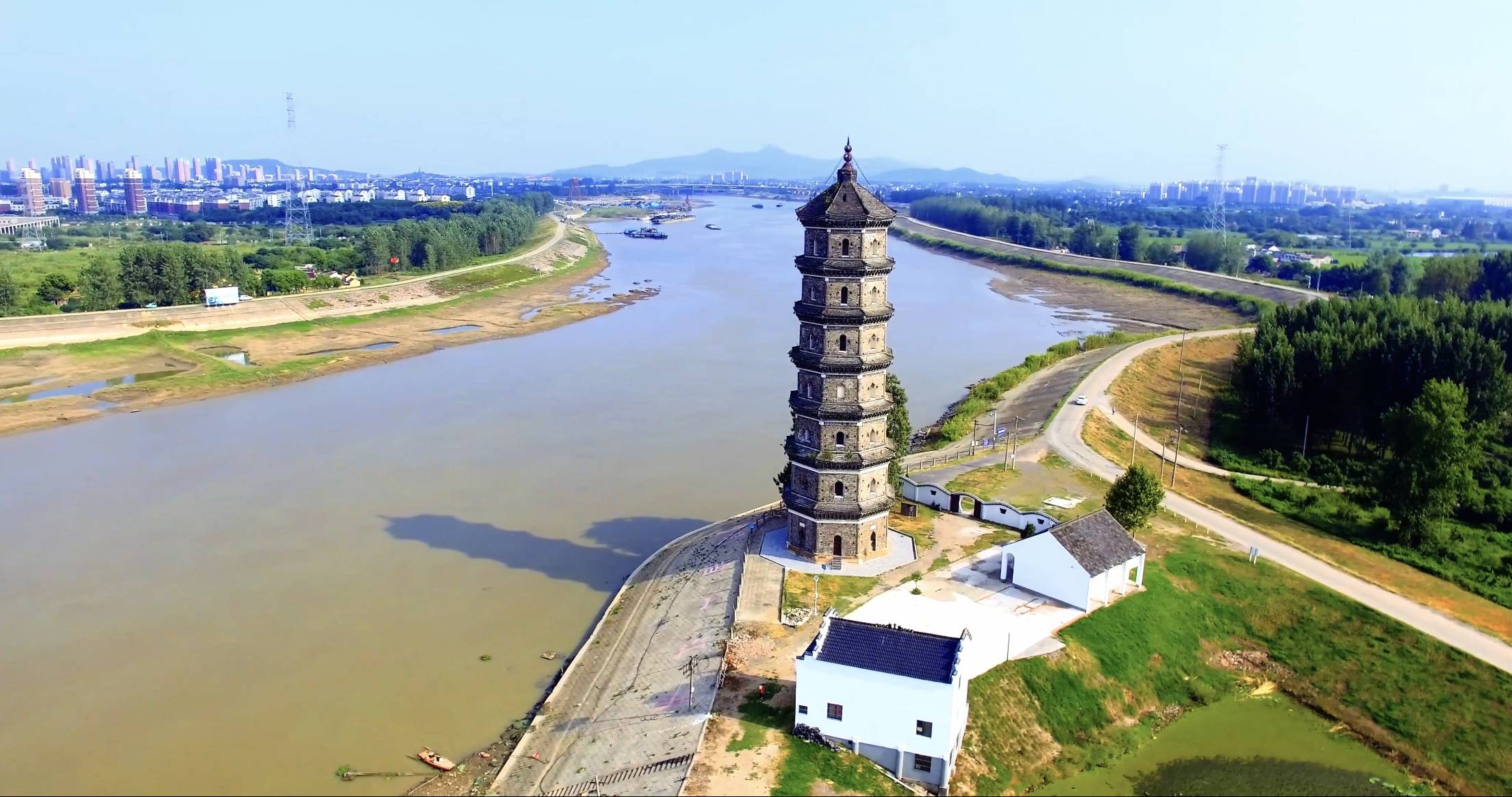 是姑孰镇历史悠久的见证,正所谓"姑孰虽小,三塔两浮桥"