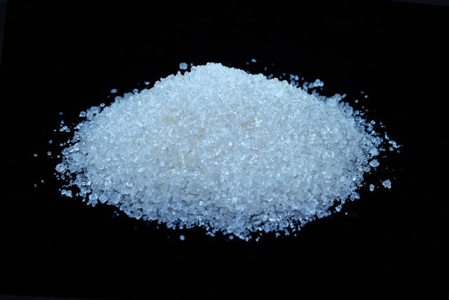 一组影师用微距镜头拍摄的厨房食物哪个是盐粒米粒你分得清吗
