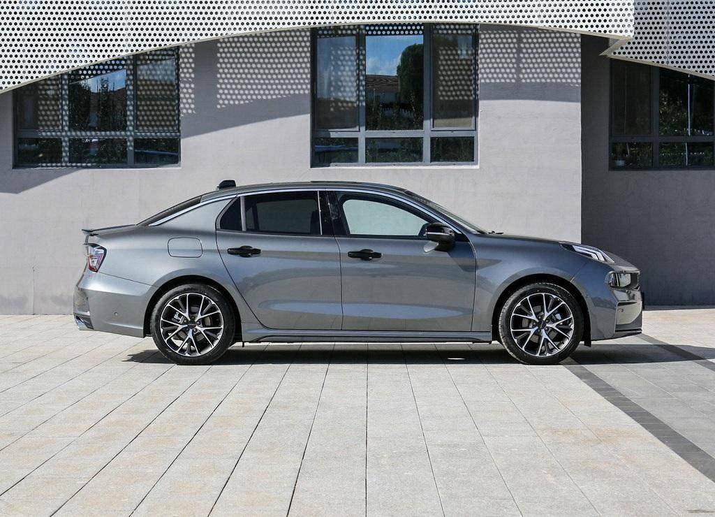 同样15万买的车本田思域车主却在新款领克03前不敢出声车型