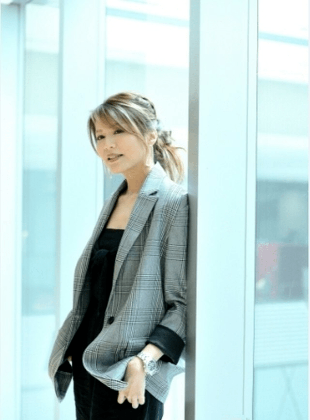 为保护女友,林晓峰向媒体解释说,他在与潘菁华分手后追求康子妮,称