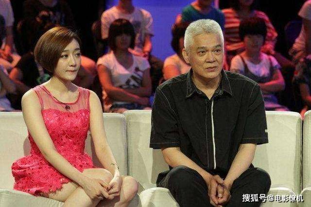 她曾和知名演员申军谊(剧中客串河野大佐)还有过一段恋情,申军谊比