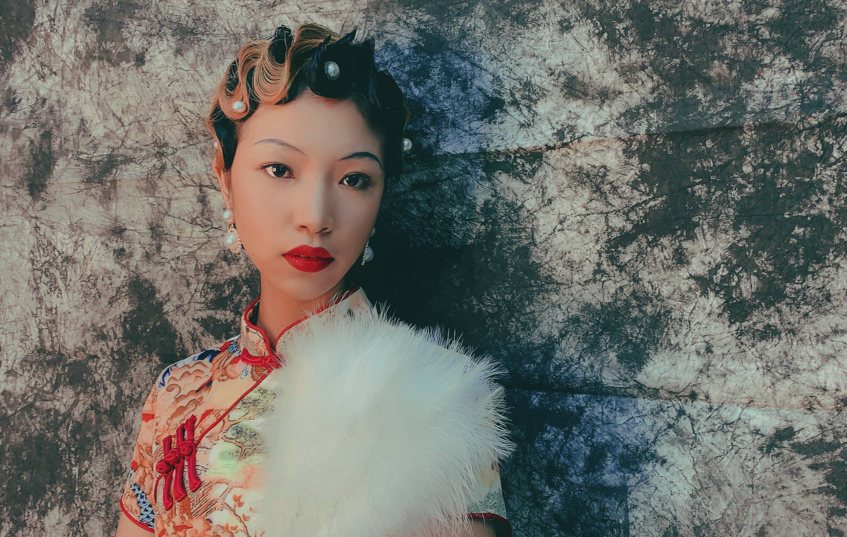 民国风情妆容来一波.总有人说民国的女人,心思重