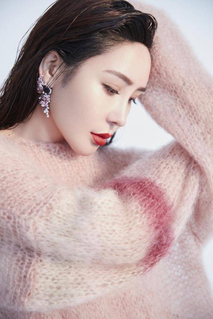 一双破洞黄胶鞋却让贺冬冬走出了属于她的辉煌