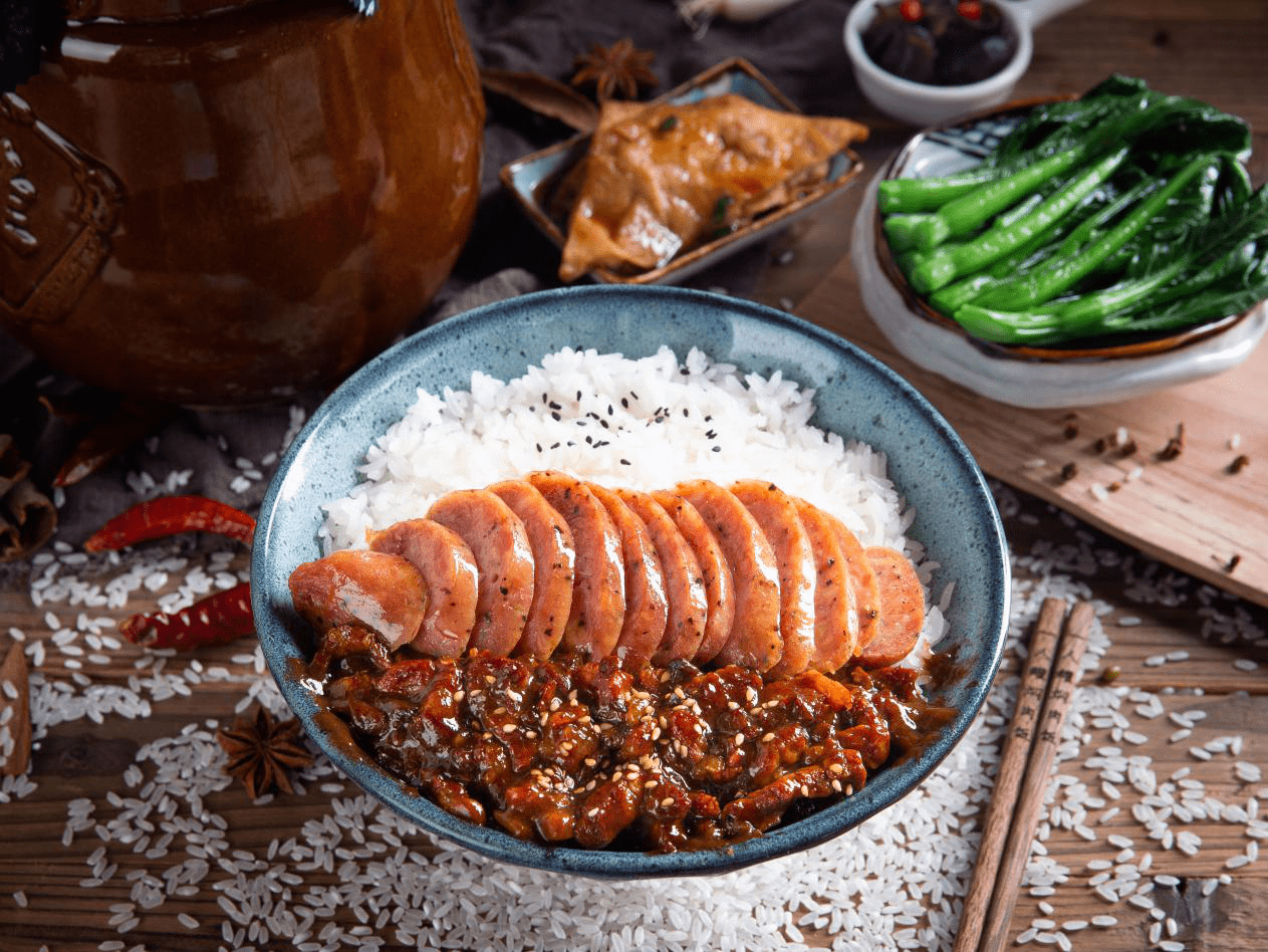 热烈祝贺"一人罐焖肉饭"入选中国优选品牌_餐饮