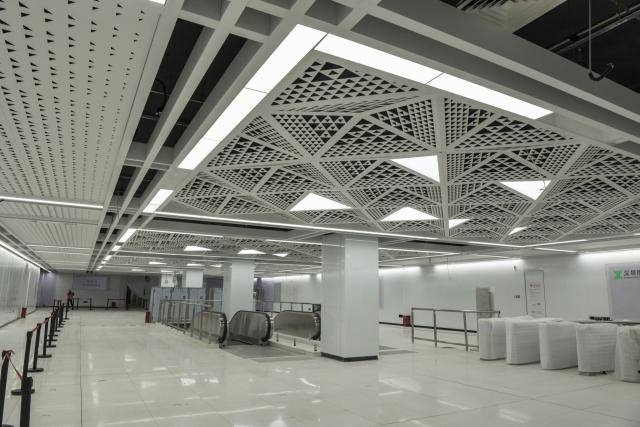 福保站亮相深圳地铁3号线即将通到福田保税区