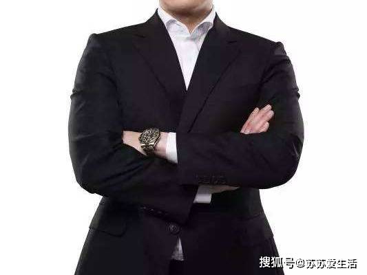 双手交叉在胸前的细节很重要!你看懂了吗?_手臂