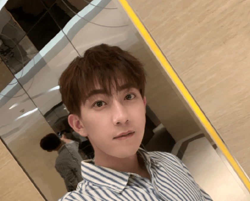 还有索朗美淇,索朗美淇既是模特也是演员,索朗美淇是因为参加了综艺