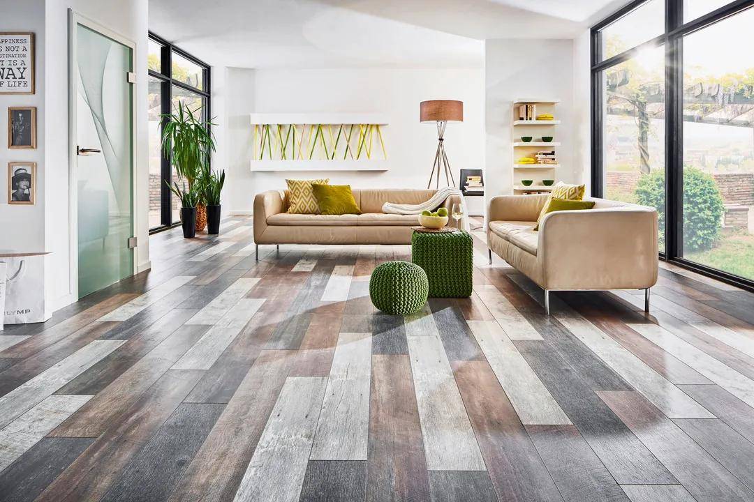 未来,跃步石晶地板的优异表现与多场景适用性,将被越来越多的人认知