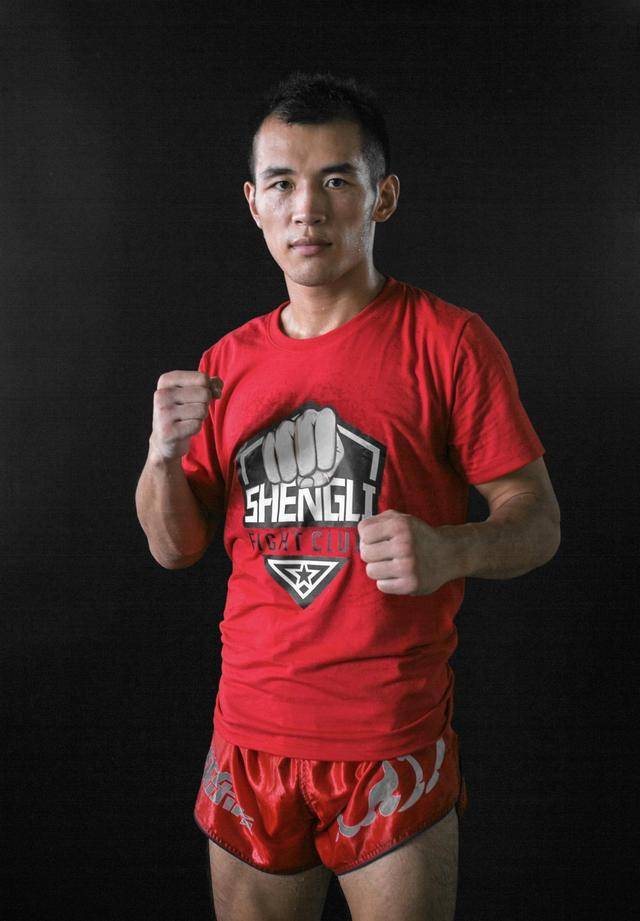 圆笼再添兄弟档组合泰拳名将张春雨签约one冠军赛