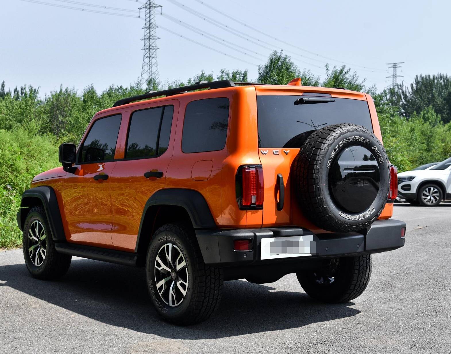 新款坦克300配置曝光30t9at四驱涉水07米预售价最霸气