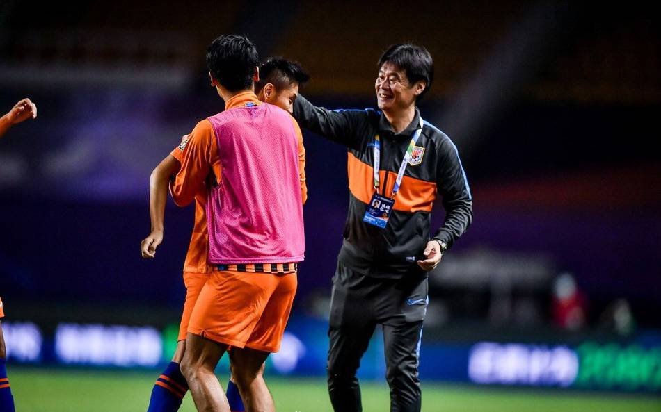 替补阵容贡献度量化研究 第二阵容在关键时刻的正负值与使用率优化空间