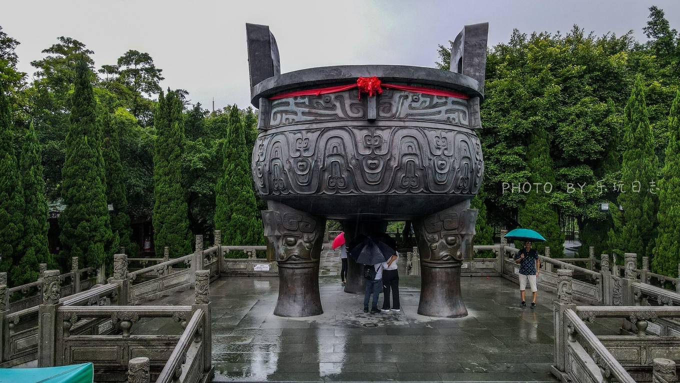 换个角度就有好风景,烟雨下的鼎湖山,感受广东最美森林