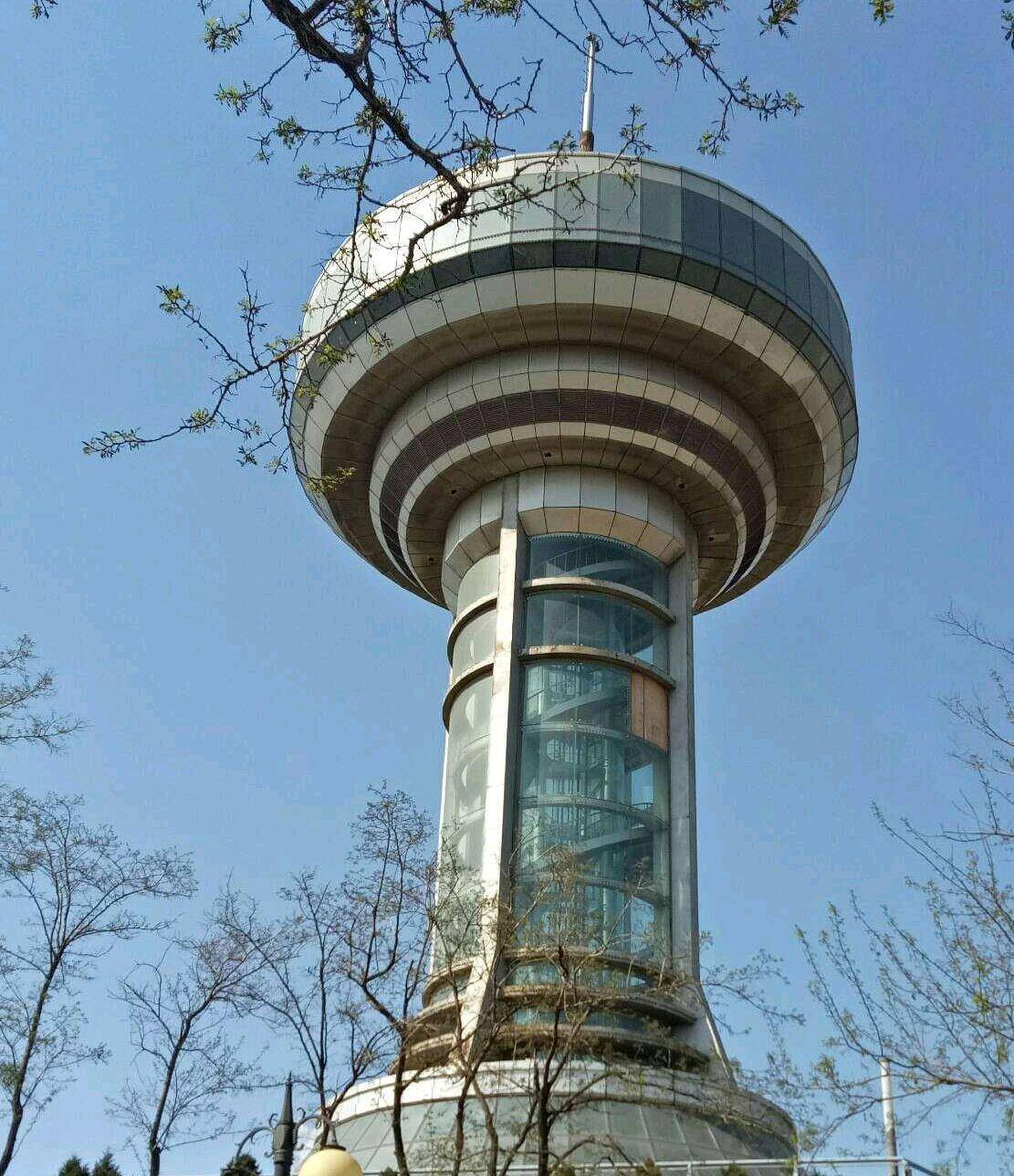 营口鲅鱼圈墩台山:以六百年历史的烽火台命名,有渤海明珠观光塔