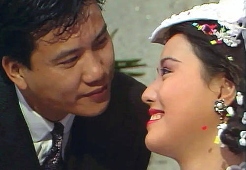 郑裕玲曝万梓良拍戏太认真:真呕吐到曾江身上,自己被他打到脱臼