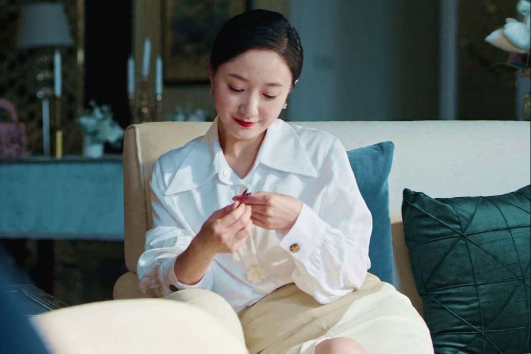 她是黄轩前女友,灵气堪比周迅,出演《我,喜欢你》被误认成肖燕_李倩