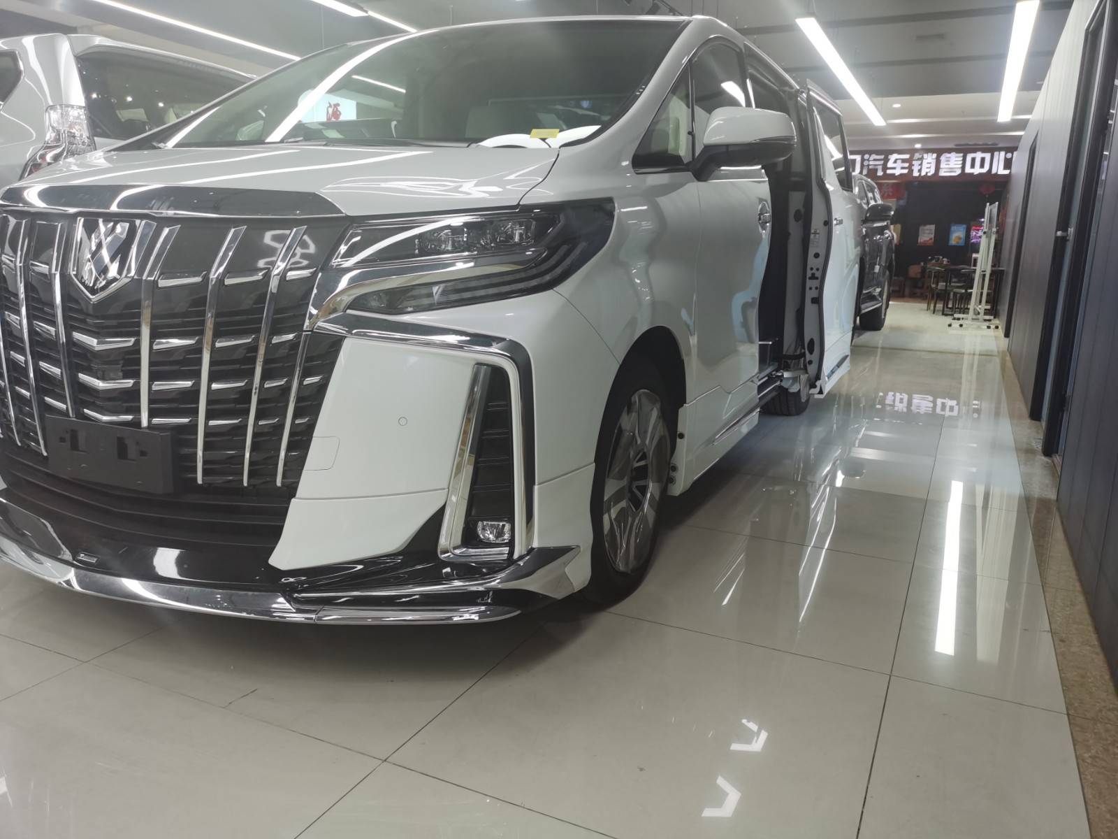 丰田埃尔法蒙娜丽莎天鹅版逐浪版现车高端豪华mpv