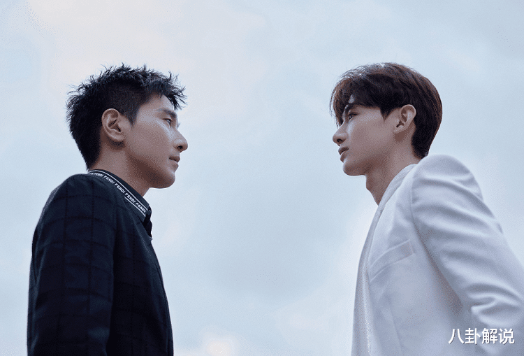 赵又廷白敬亭天台大片一黑一白造型也太帅了亦师亦友好有感觉