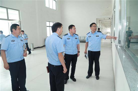 9月22日上午,郸城县公安局党委书记,局长陈凤祥带领副局长黄建良,政工
