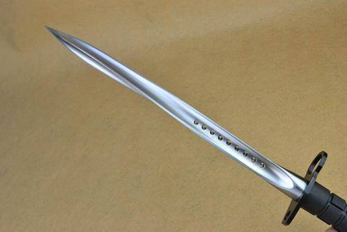 和贝爷去野外探险,以下武器4选1,军迷:选第4就没贝爷什么事了_军刺