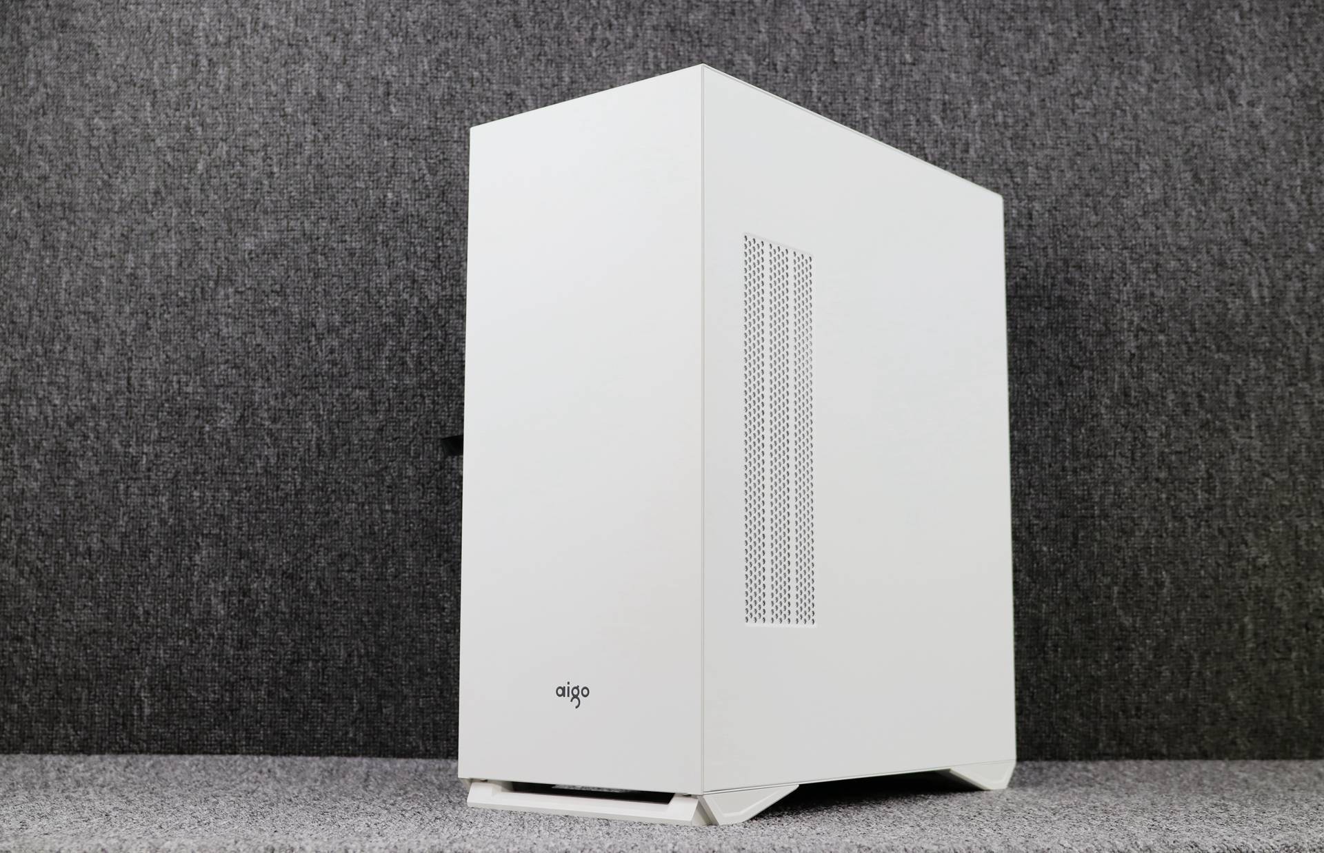 显卡竖装360冷排全都要装一台白色简约游戏主机