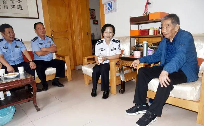 濮阳市副市长市公安局局长王延青看望慰问离退休老干部