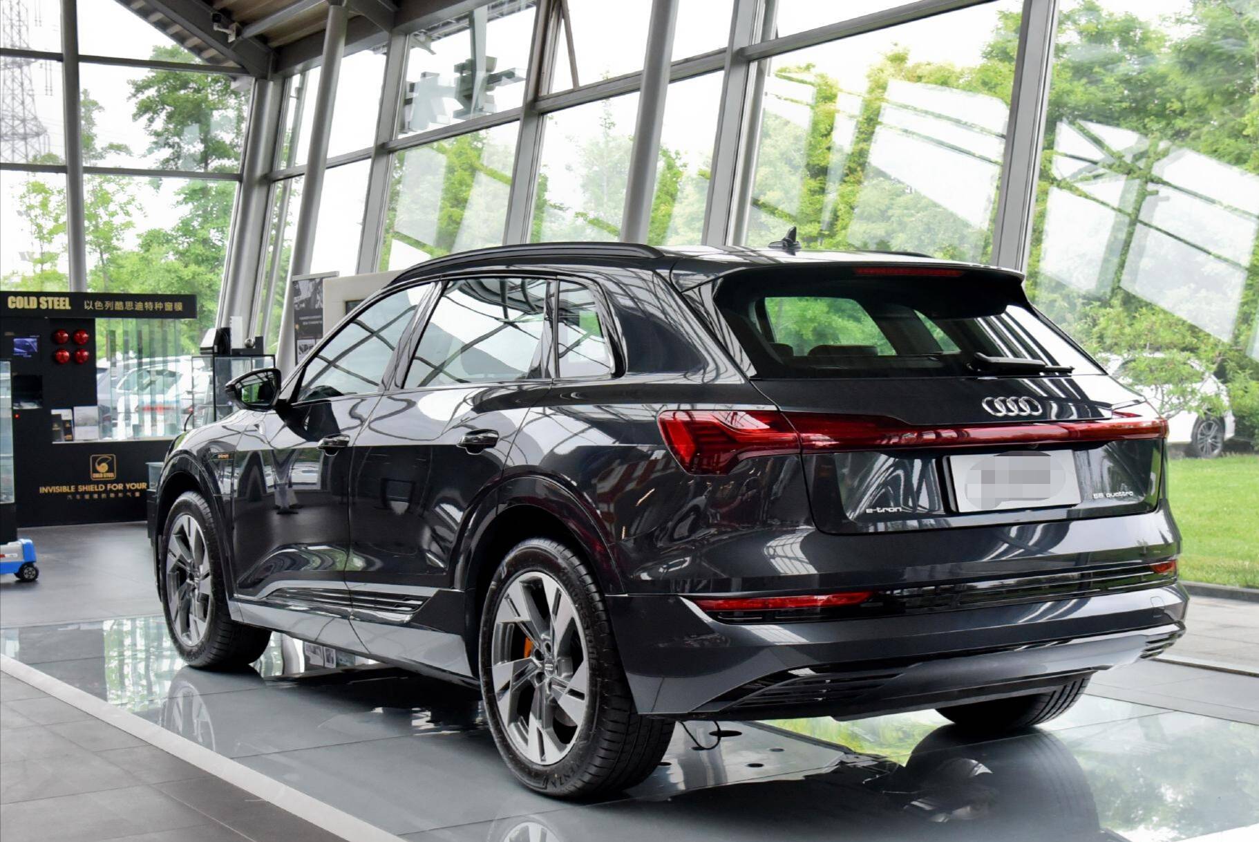 奥迪纯电suv国产尺寸不输奥迪q5预售61万续航470公里真霸气