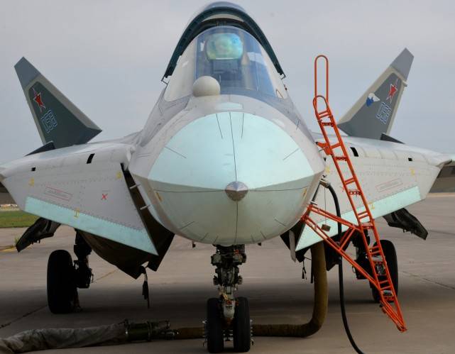 准备开始出口,苏-57价格高达1.7亿美元,据称伊拉克想购买_隐身战斗机