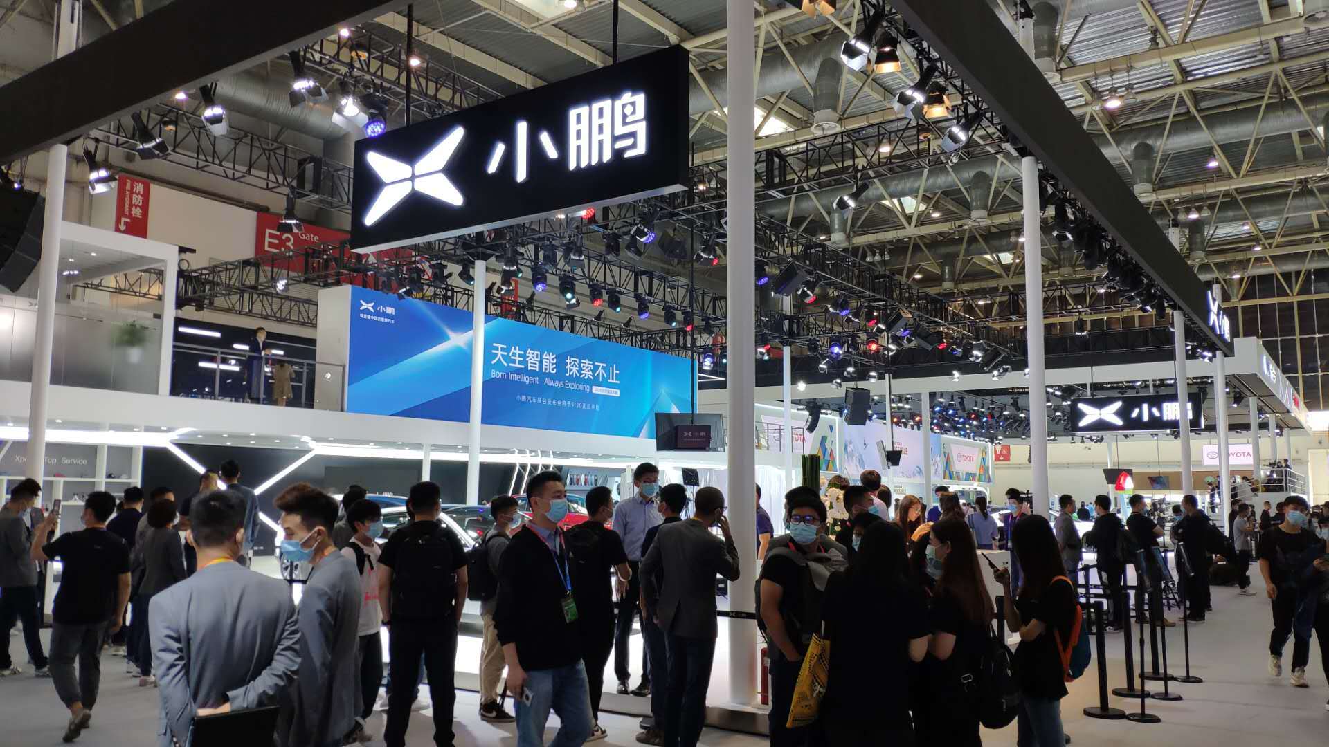 小鹏汽车智能轿跑 p7,suv g3i亮相北京车展