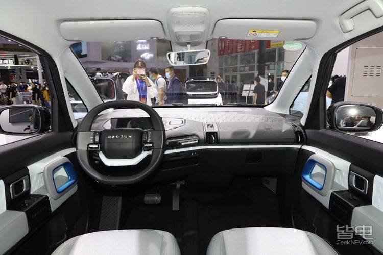 科幻得像太空飞船 新宝骏e300小biu正式发布