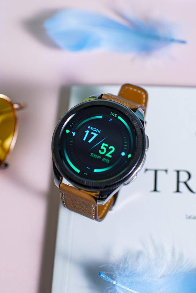 watch美图赏析 囧说 09-29 14:44 近日vivo的首款手表vivo watch发布