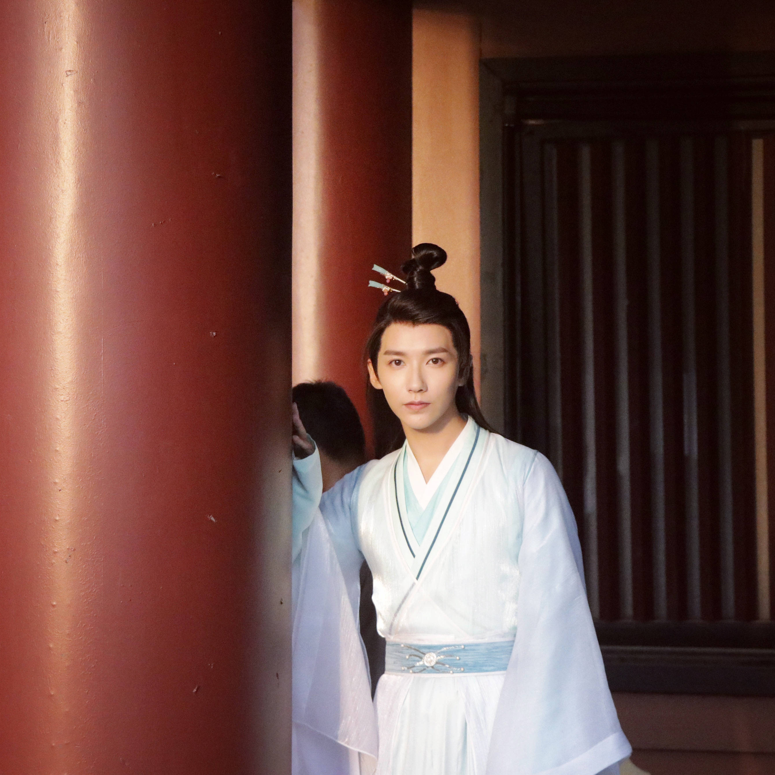 《琉璃》导演再拍新作 男主贾征宇女装扮相美过"女儿国国王"