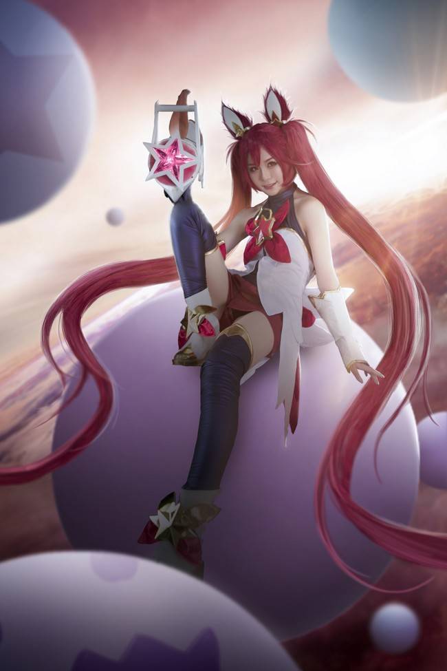 cos英雄联盟星之守护者暴走萝莉