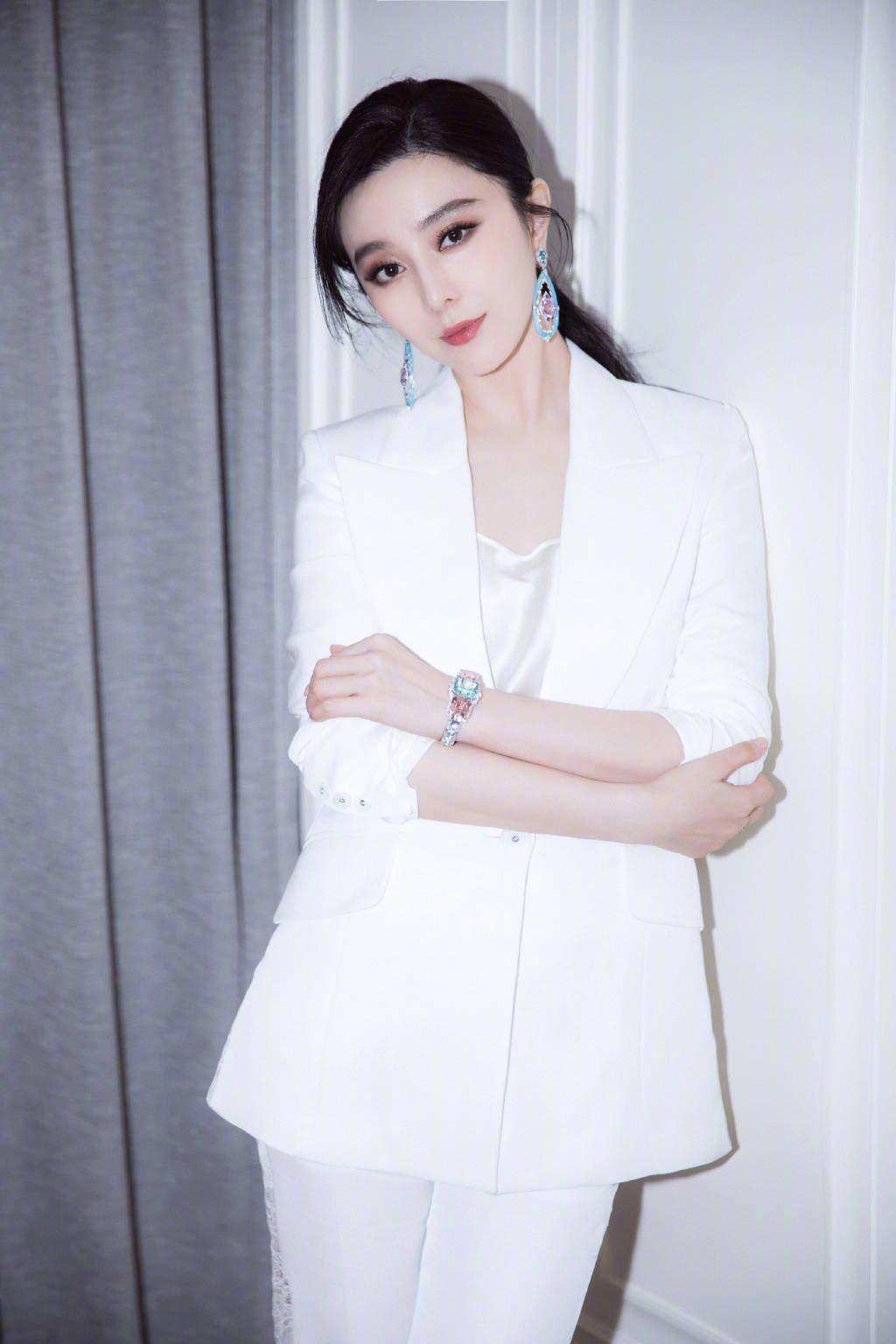 原创范冰冰高调为国产车站台引热议内中缘由是为何