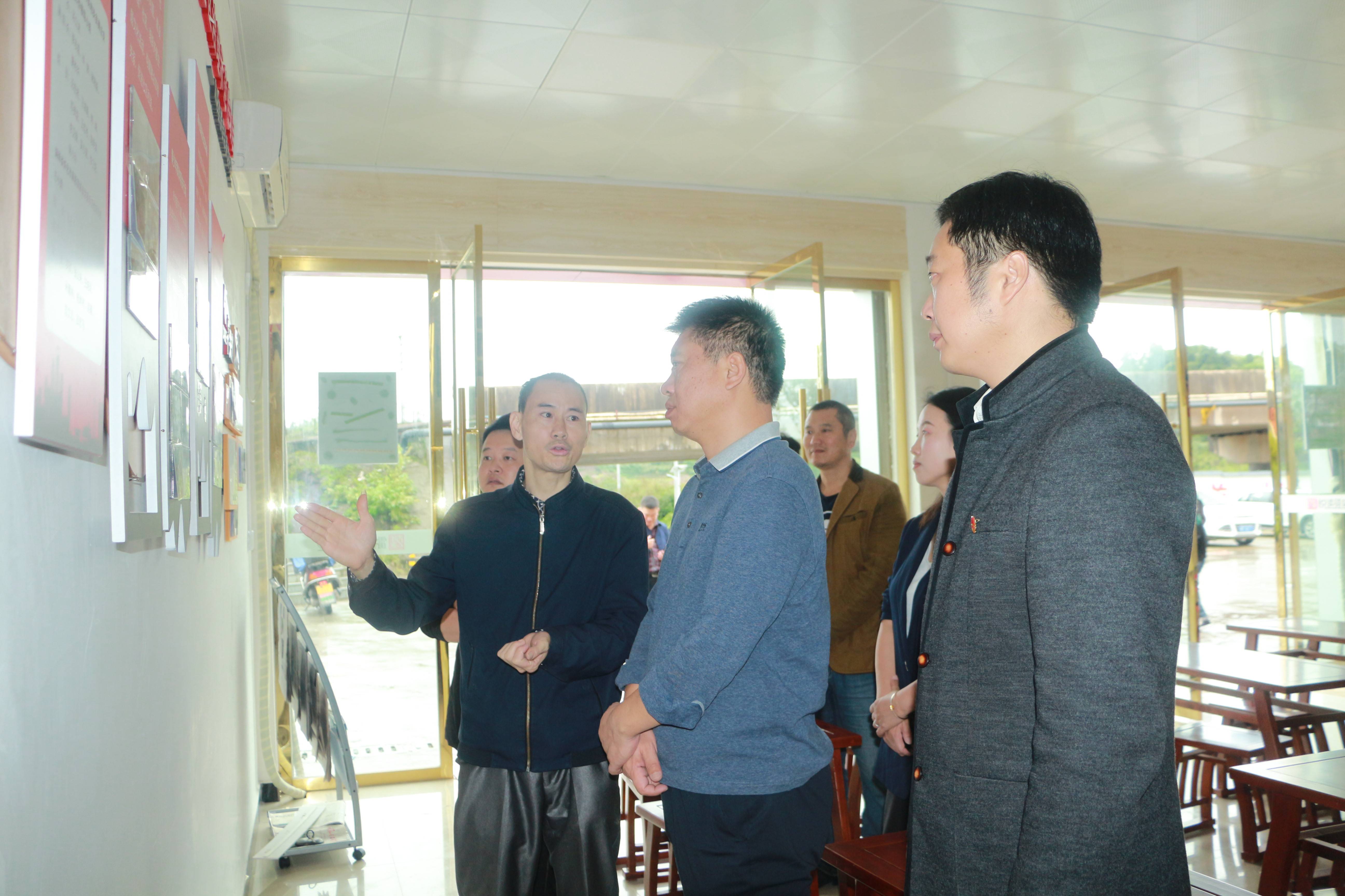 团市委书记向胜科一行来湖南省麻阳苗族自治县高村镇易地扶贫搬迁安置