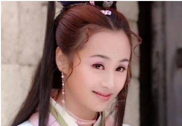 《乌龙闯情关》17年后,曹颖如少女儿子帅如鲜肉,老公撞脸张信哲