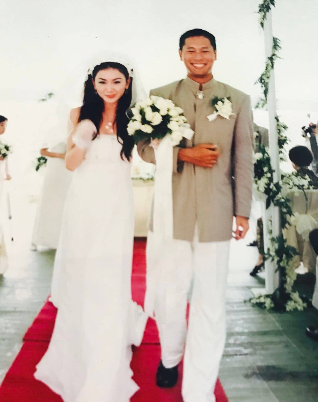 温碧霞结婚照片图片