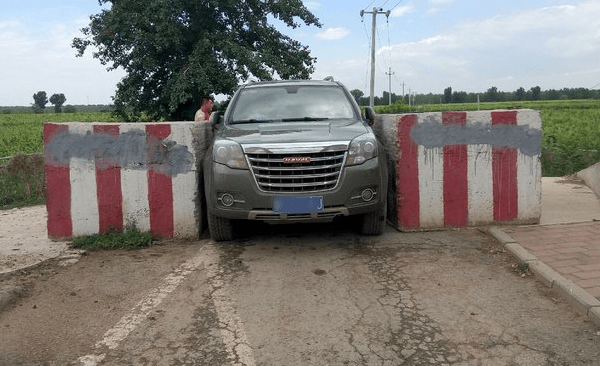 农村"村村通"逐渐成了"村村痛",老农说出4个原因,有理吗?_水泥路