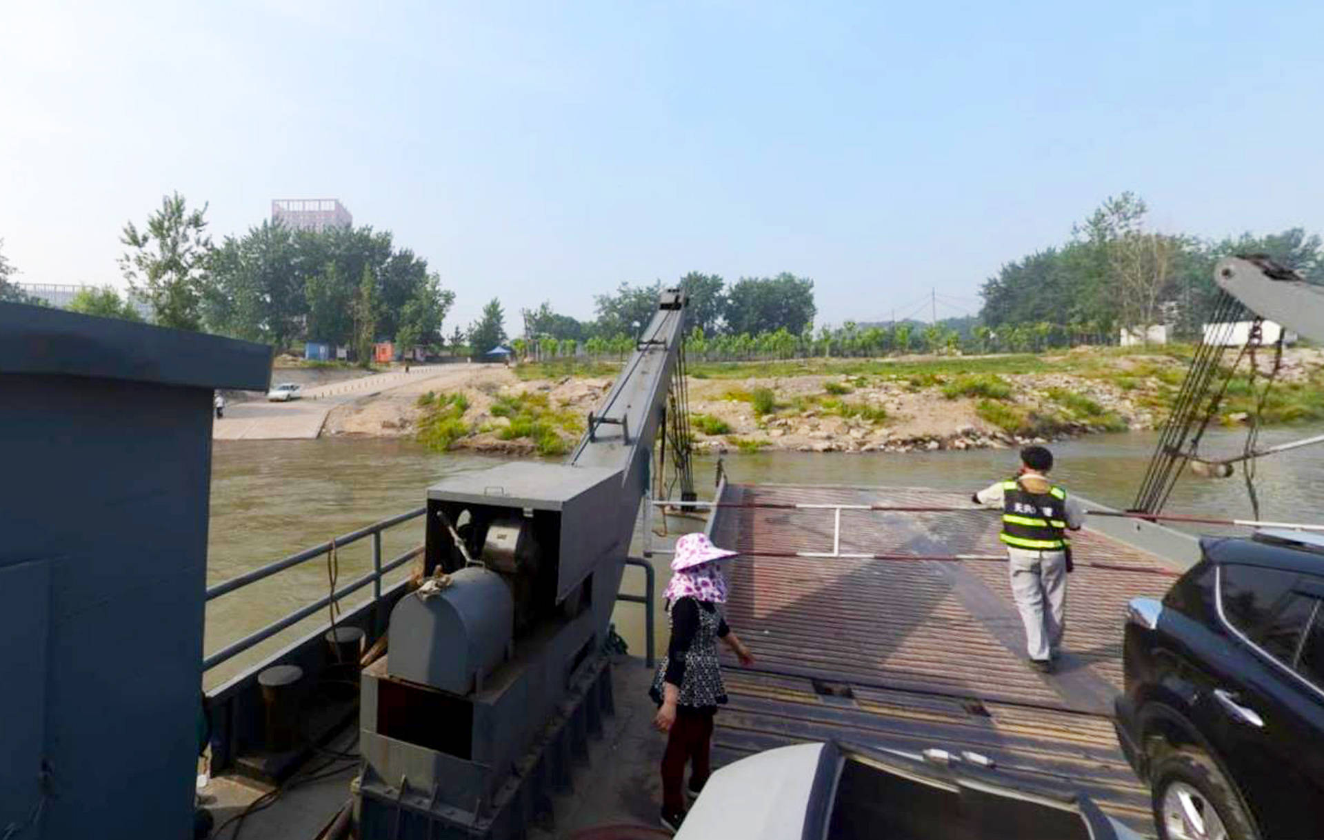 国庆假期游武汉,跟着汽车水上跑,在青山长江边上体验汽渡_手机搜狐网