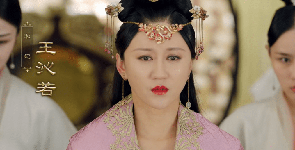 《凤唳九天》男角色都喜欢姚莫婉,女角色都爱慕夜君清,都是套路