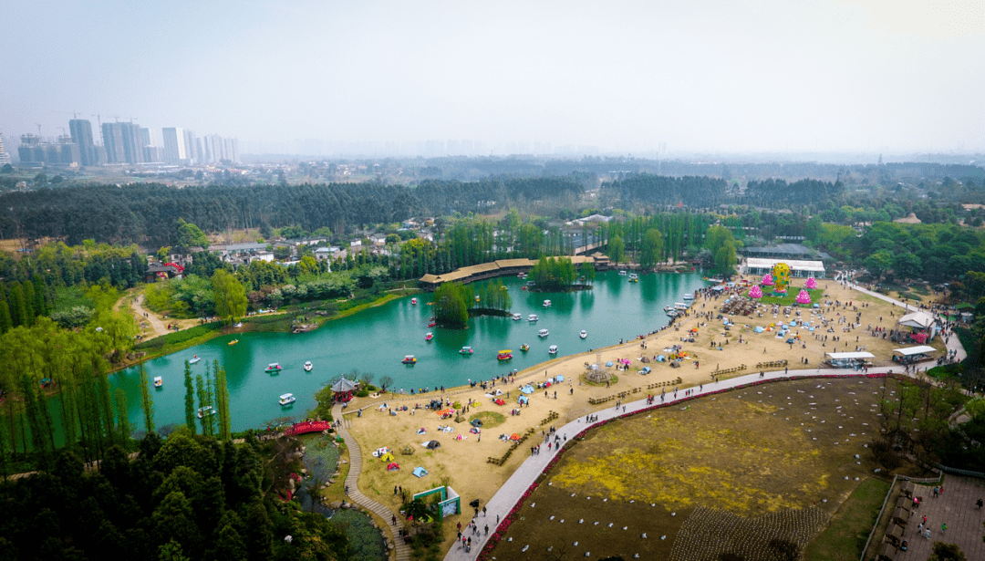 秀丽东方二号草坪/丽水湖-2017年实拍▲ 秀丽东方樱花香榭长廊