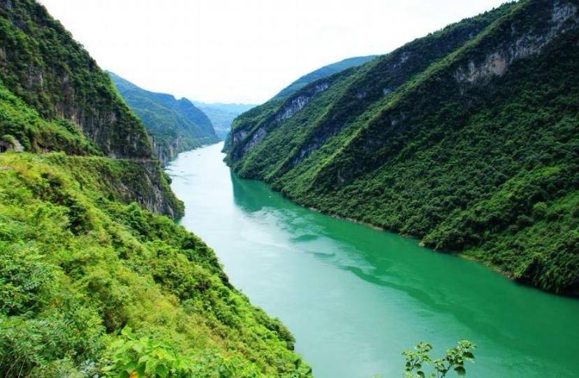 这条河流是贵州第一大河全长1037公里在重庆一带流入长江