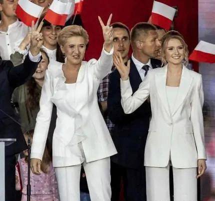 波兰总统夫人阿加塔图片