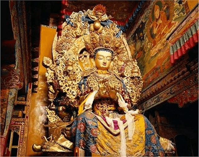 西藏最早的寺庙之一文成公主所建造保留的佛像全国仅此一尊
