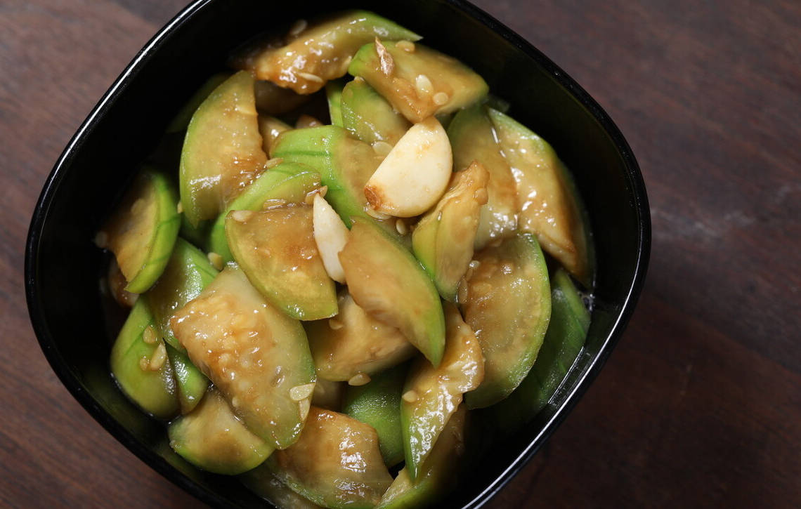 原创大蒜烧丝瓜营养美味鲜香口感软嫩超入味便当家常菜做法简单