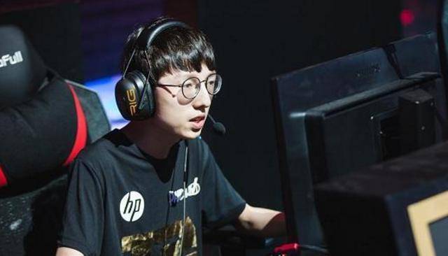 部分king,gt战队的选手被收购,重新组成了一支名为rng的队伍,继续征战